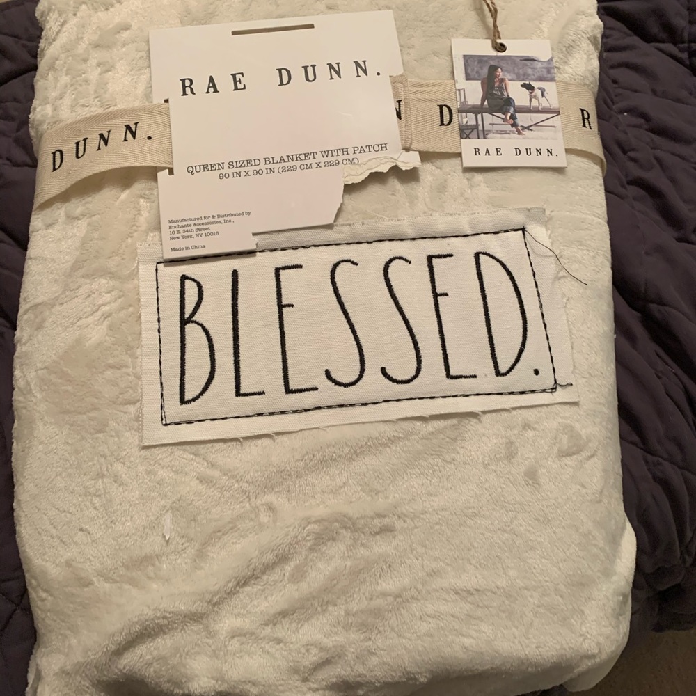 Brand new Rae Dunn Queen blanket